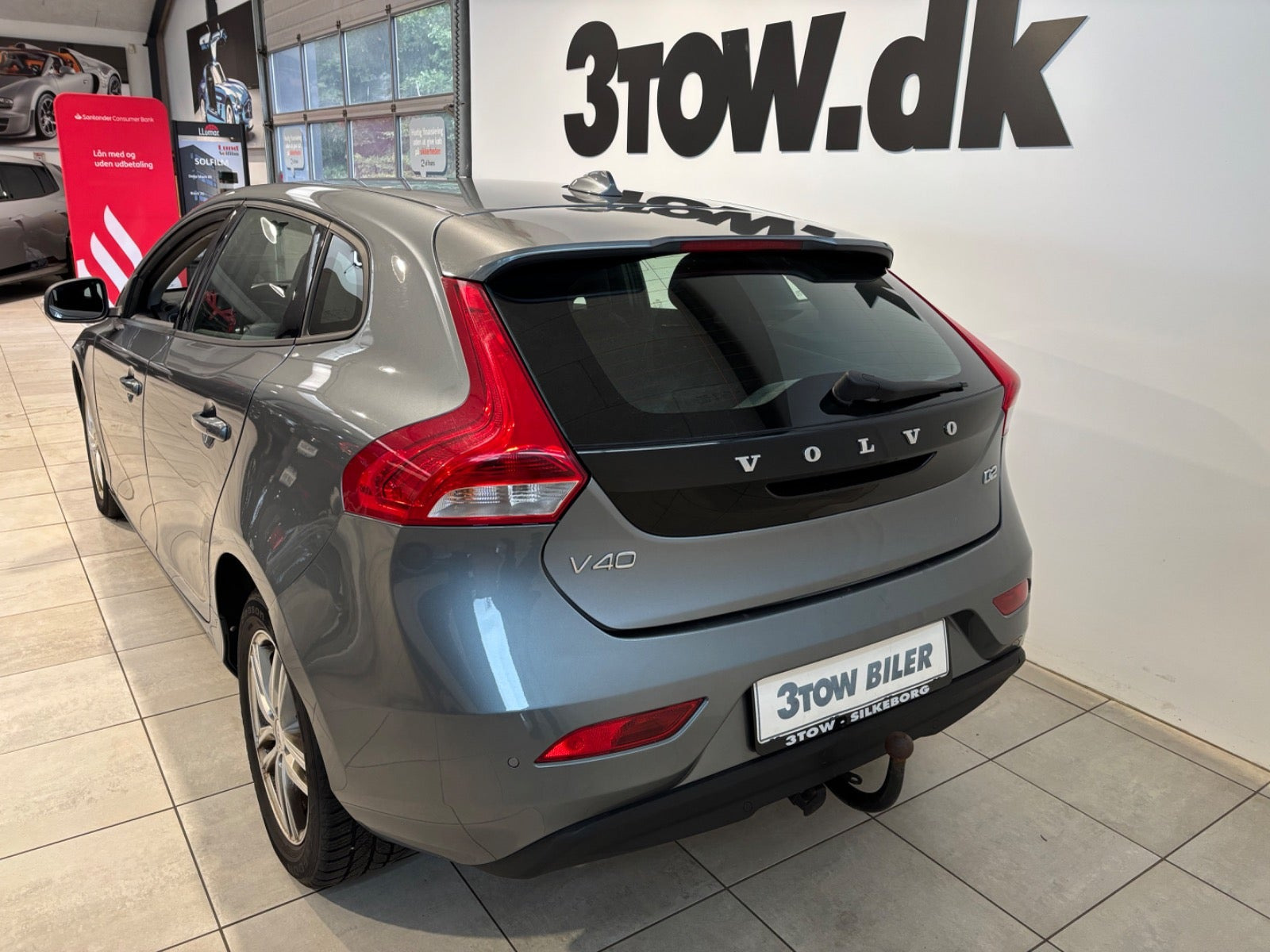 Sort Volvo V40 fra 2016