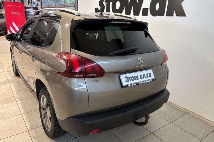 Beige Peugeot 2008 fra 2016