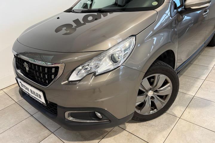 Beige Peugeot 2008 fra 2016