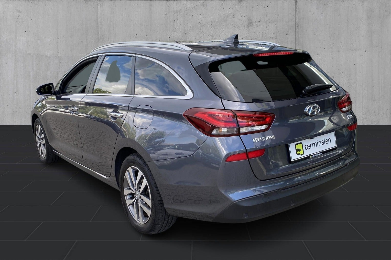 Grå Hyundai i30 fra 2018