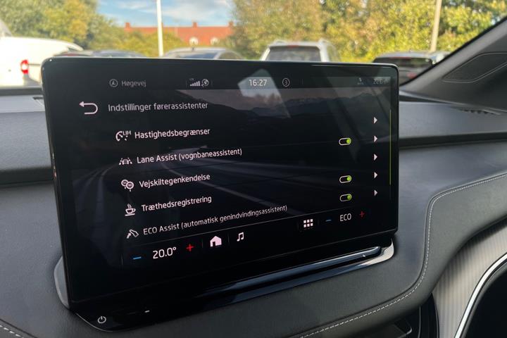Hvid Skoda Enyaq fra 2024
