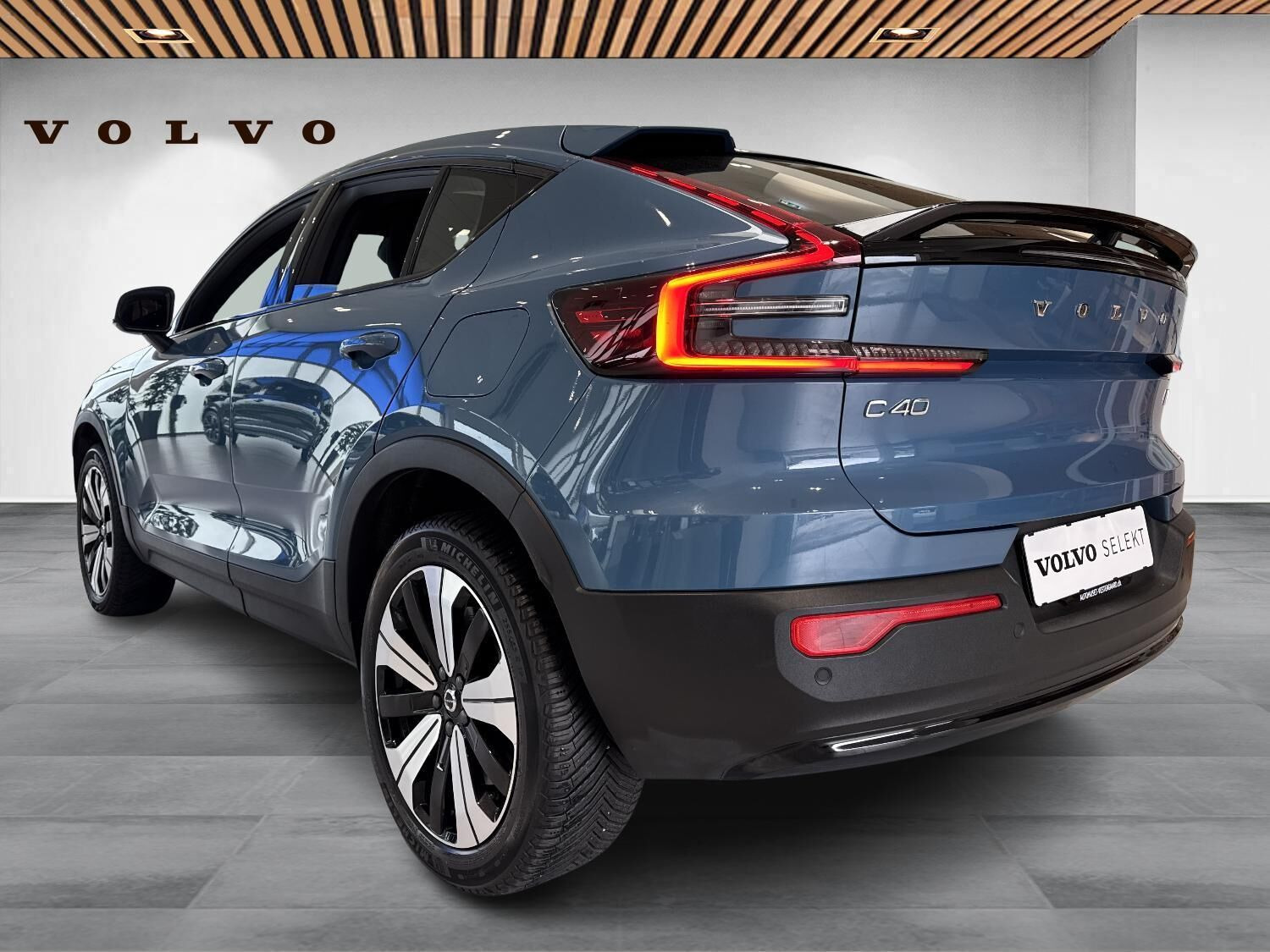 Blå Volvo C40 fra 2023
