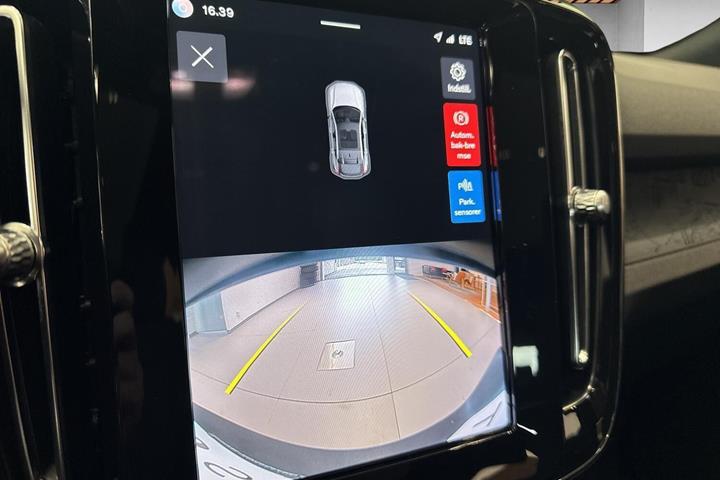 Blå Volvo C40 fra 2023