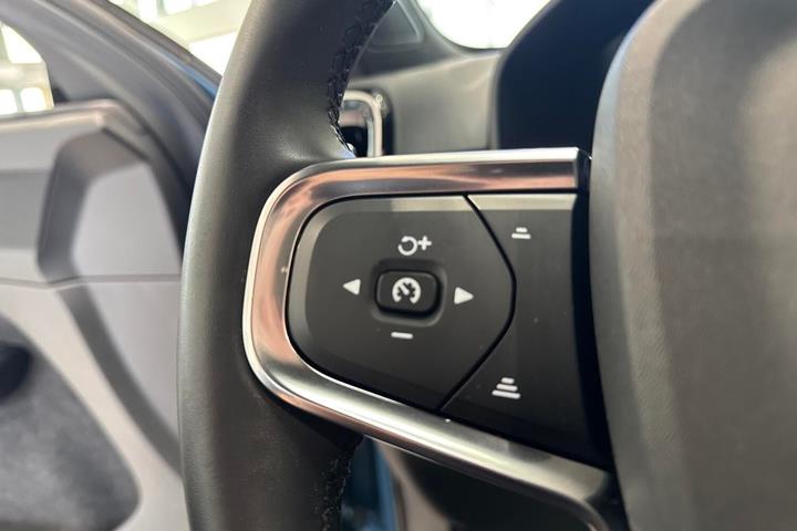 Blå Volvo C40 fra 2023