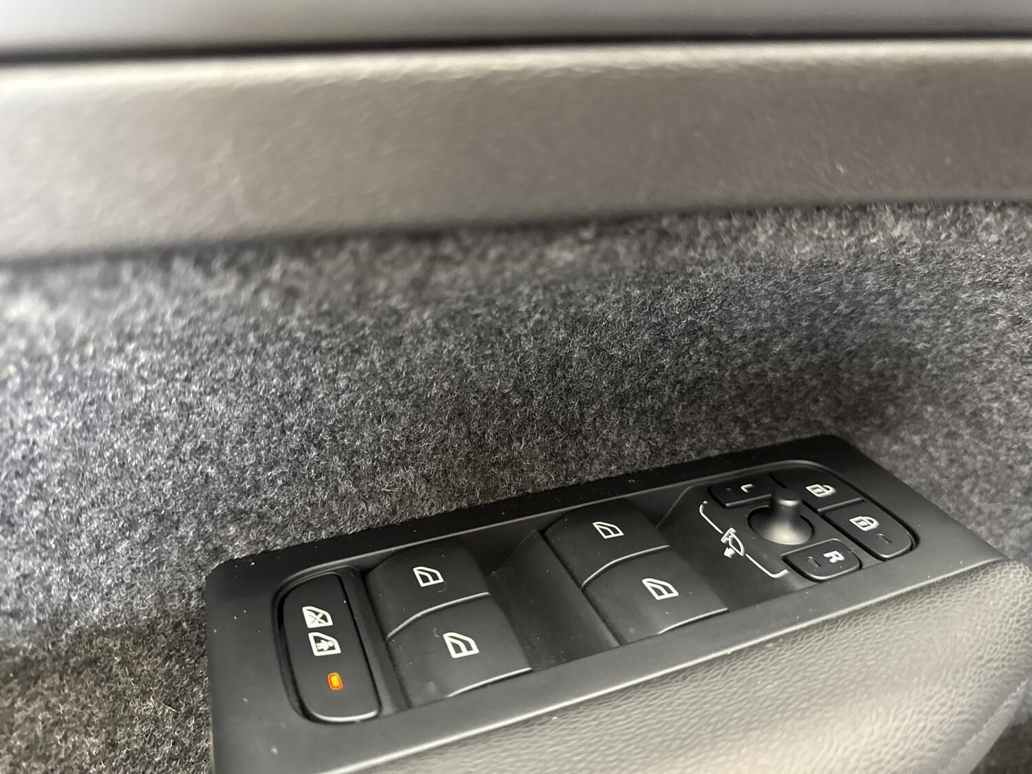 Blå Volvo C40 fra 2023