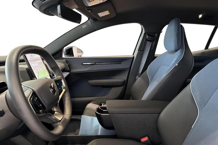 Grå Volvo EX30 fra 2024