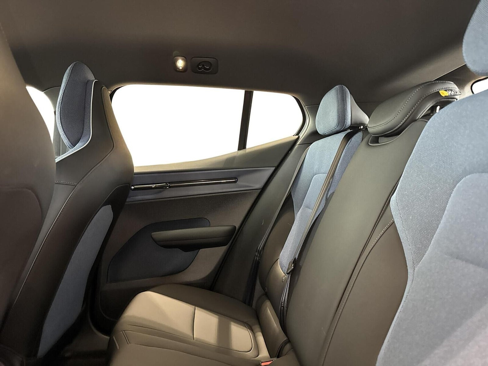Grå Volvo EX30 fra 2024