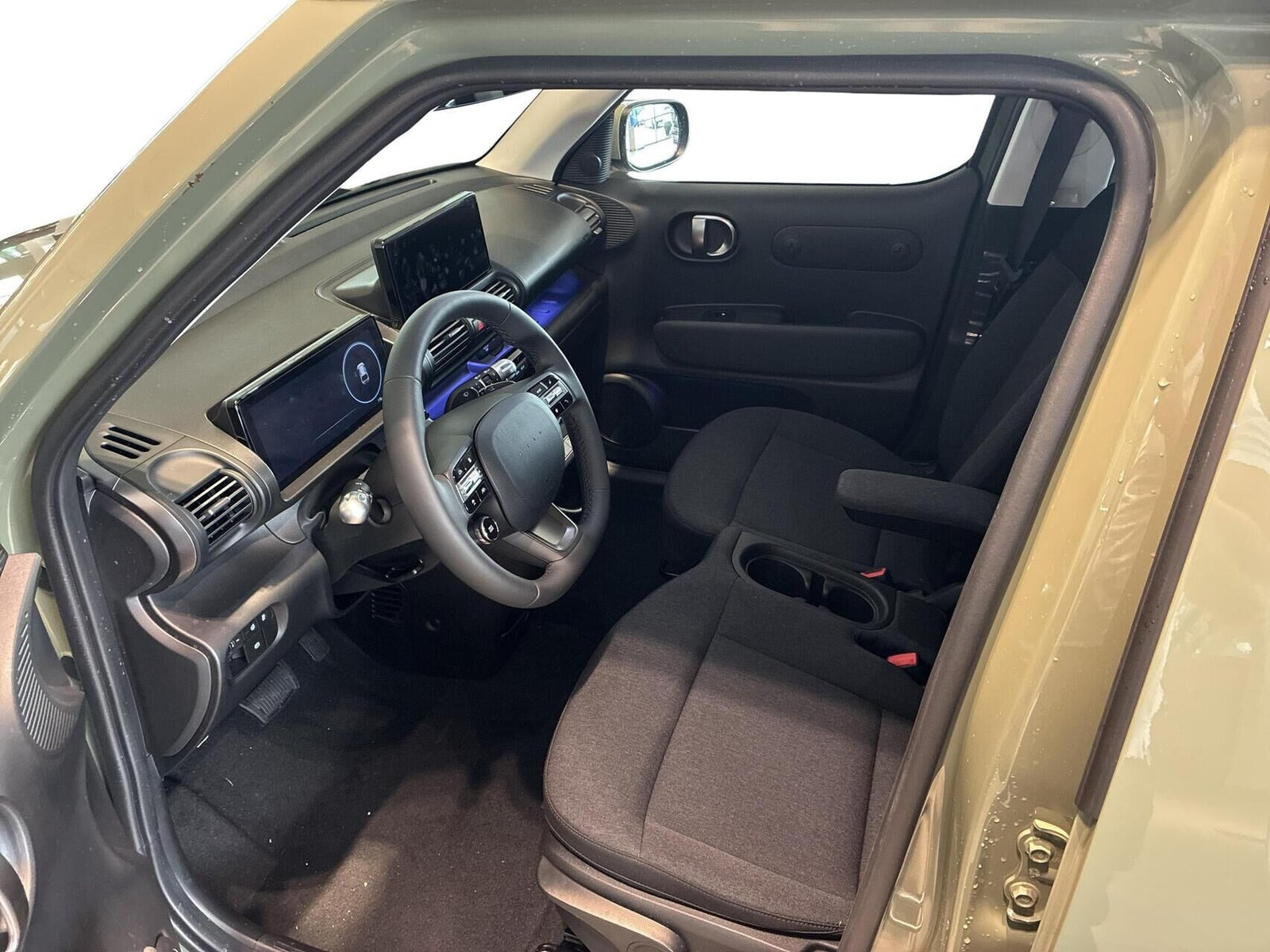 Beige Hyundai Inster fra 2026
