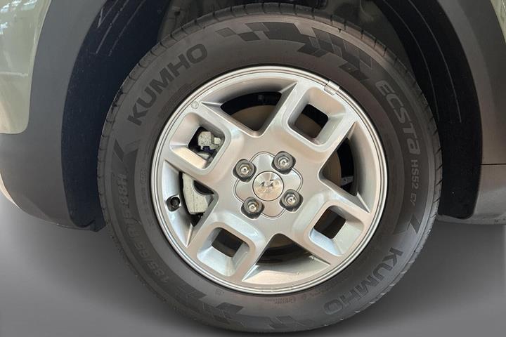 Beige Hyundai Inster fra 2026