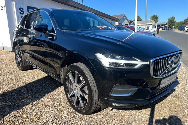Sort Volvo XC60 fra 2018 set udefra