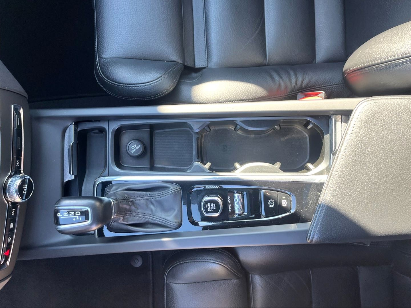 Sort Volvo XC60 fra 2018