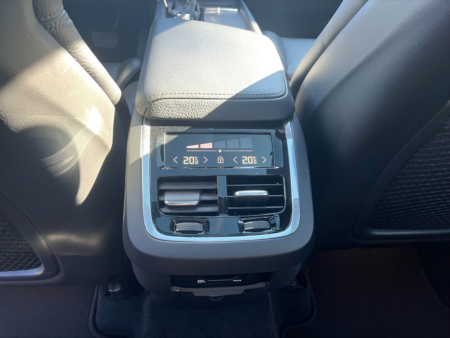 Sort Volvo XC60 fra 2018