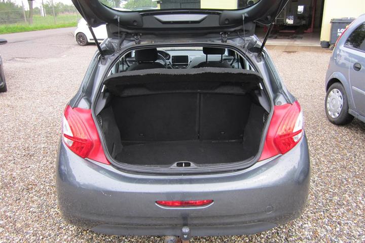 undefined Peugeot 208 fra 2012