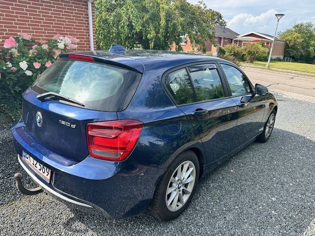 Blå BMW 120d fra 2012