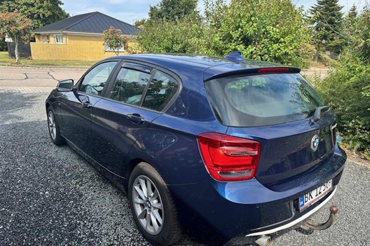 Blå BMW 120d fra 2012