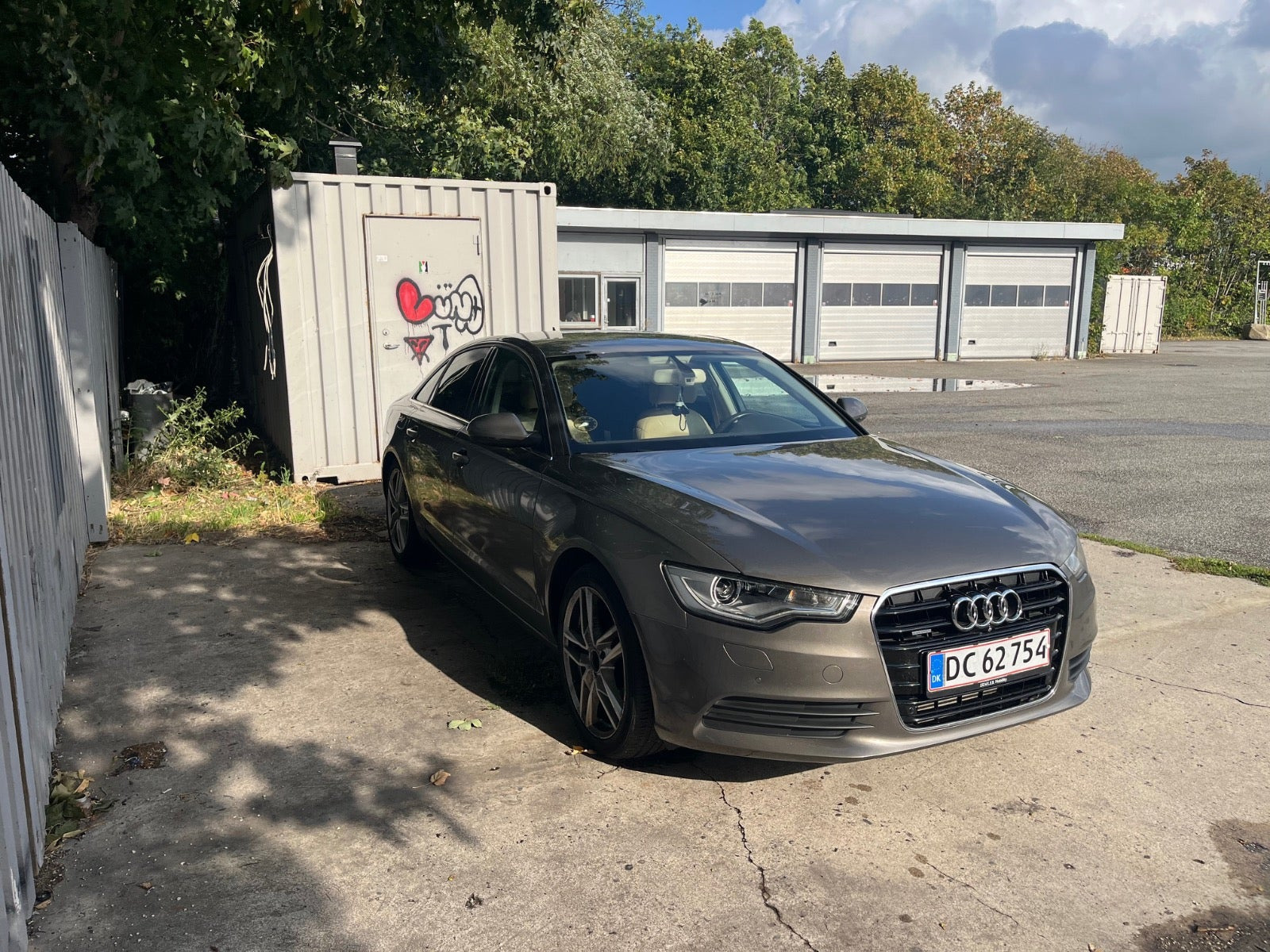 Brun Audi A6 fra 2012