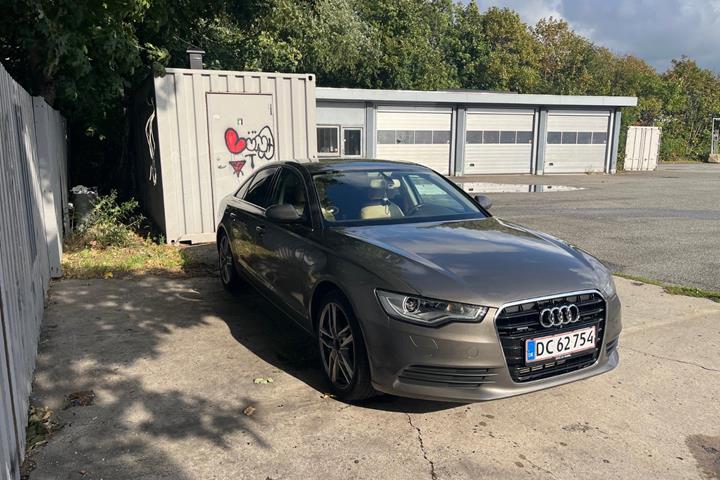 Brun Audi A6 fra 2012