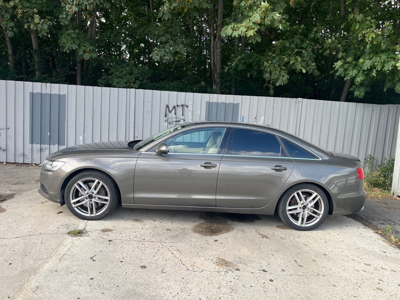 Brun Audi A6 fra 2012