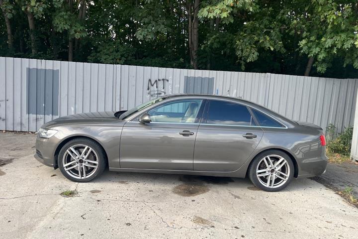 Brun Audi A6 fra 2012