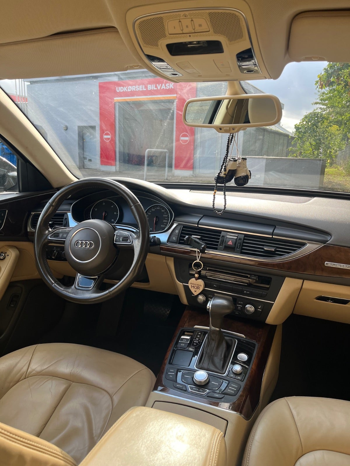 Brun Audi A6 fra 2012