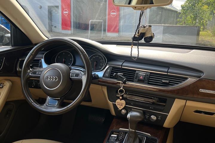Brun Audi A6 fra 2012