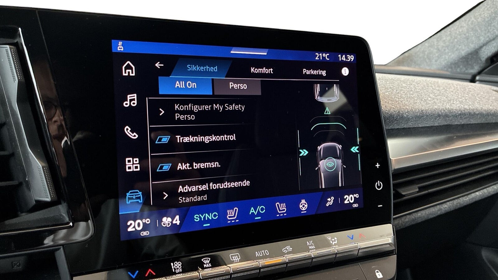 Rød Renault Scenic E-Tech fra 2024