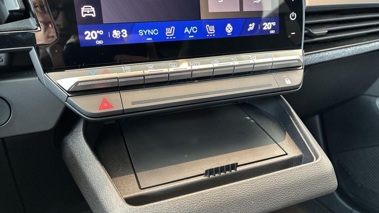 Rød Renault Scenic E-Tech fra 2024