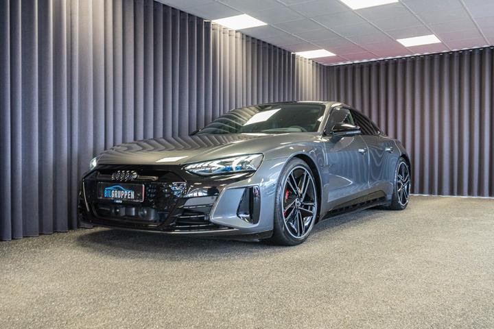 Gul Audi RS e-tron GT fra 2022