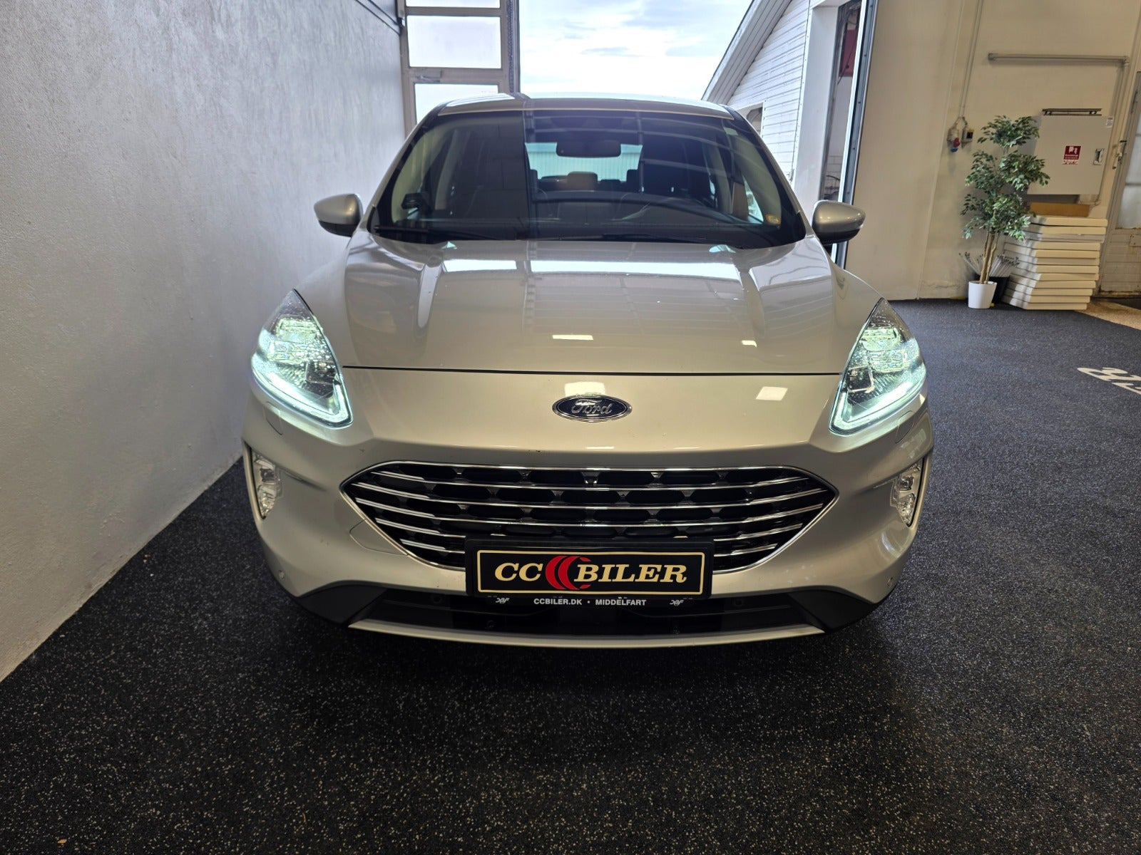 Sølv Ford Kuga fra 2020