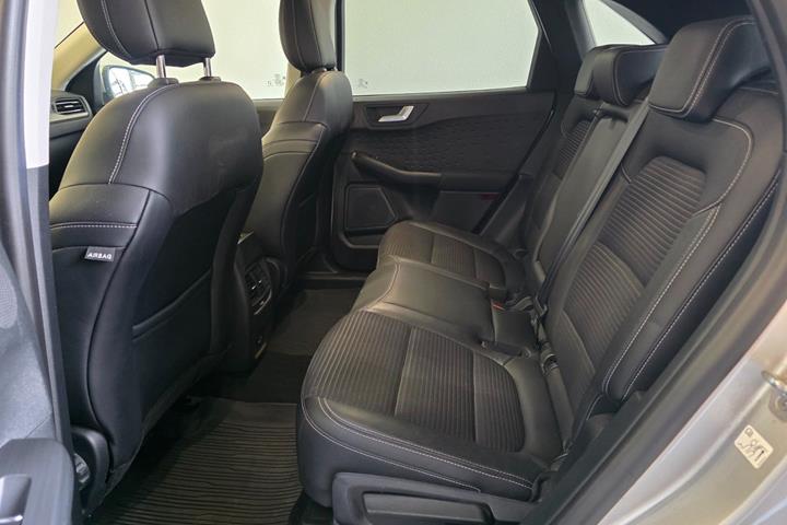 Sølv Ford Kuga fra 2020