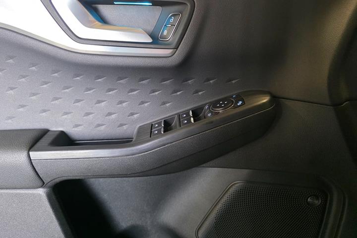 Sølv Ford Kuga fra 2020