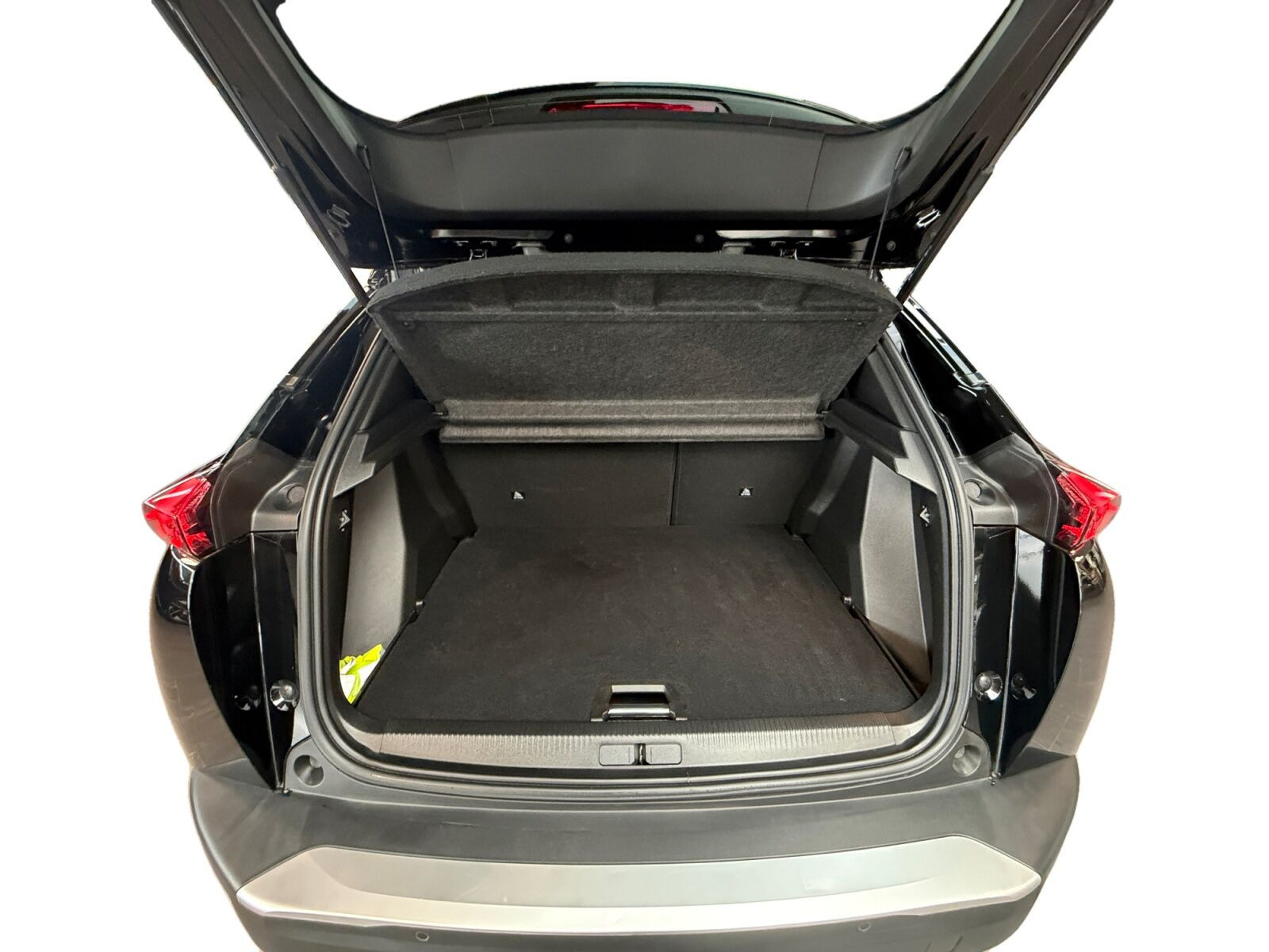 Sort Peugeot e-2008 fra 2023