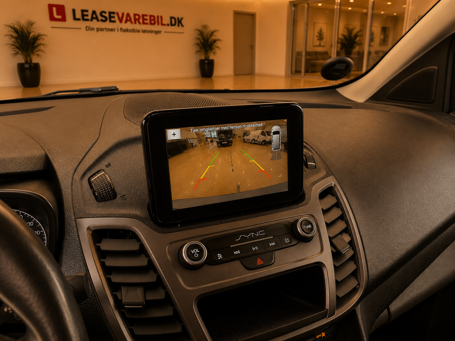 Hvid Ford Transit Connect fra 2019