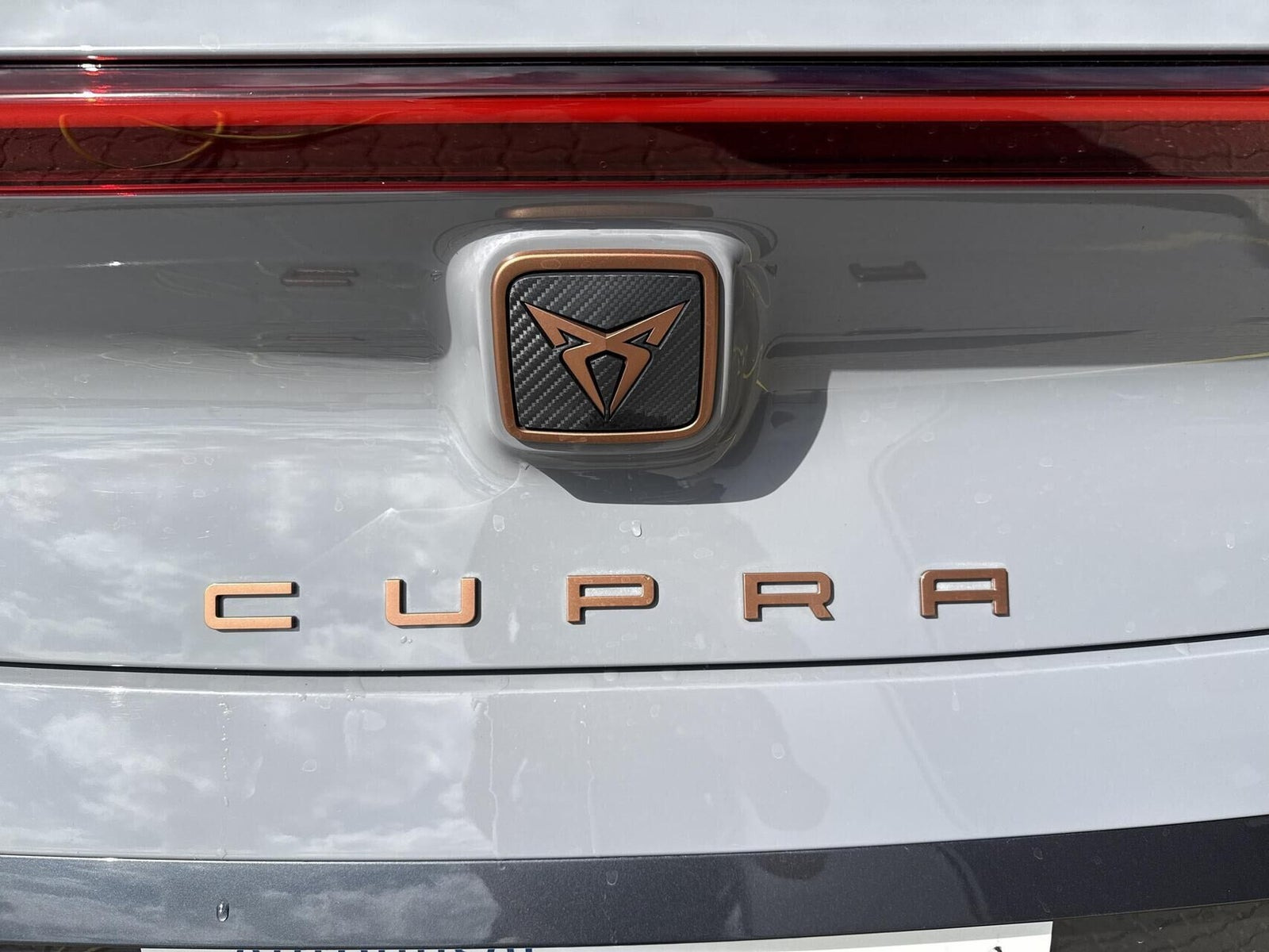 Grå Cupra Born fra 2024