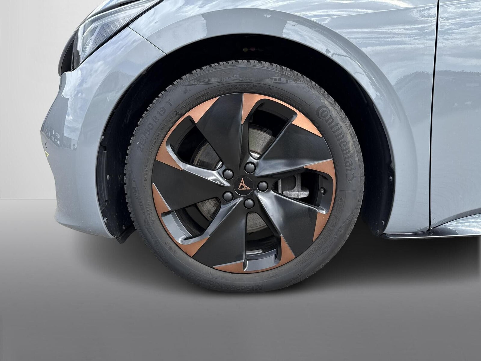 Grå Cupra Born fra 2024