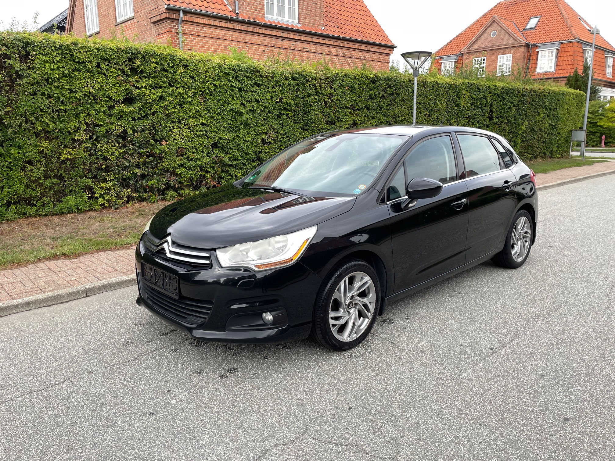 Citroën C4 1,6 4-dørs m. bagklap