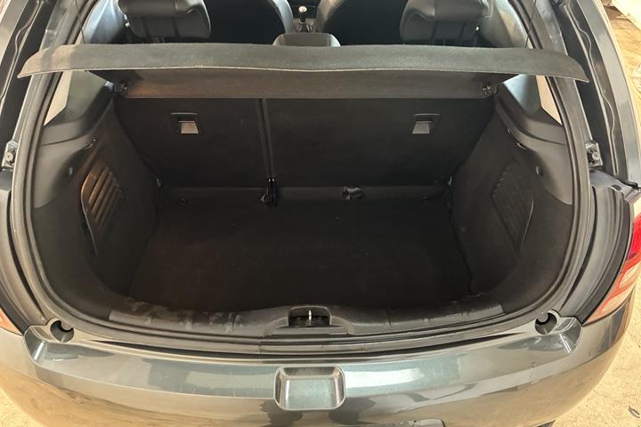 Grå Citroën C3 fra 2014