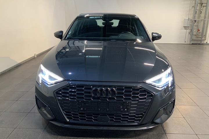 Grå Audi A3 fra 2021