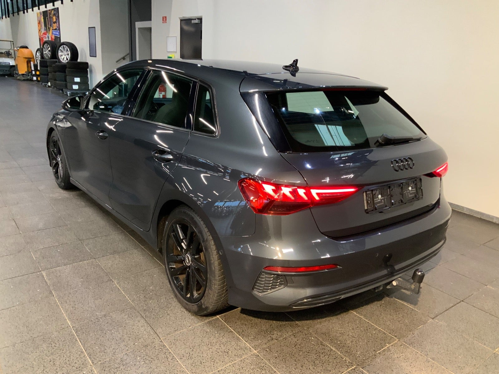 Grå Audi A3 fra 2021