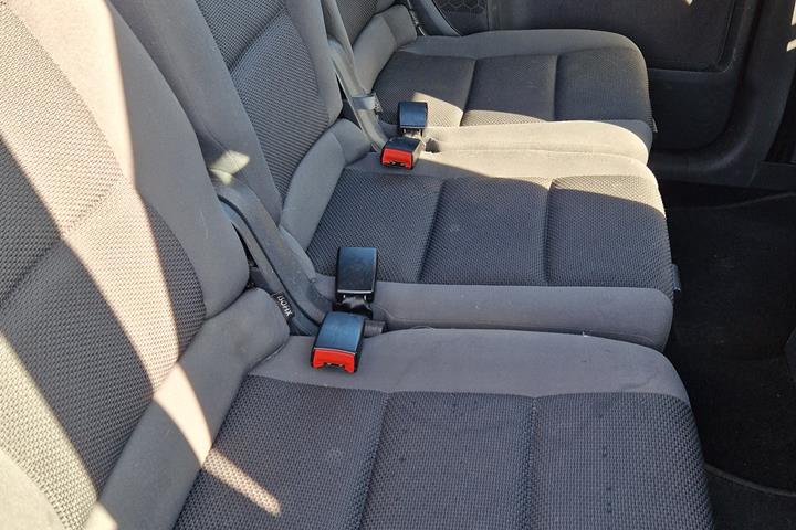 Rød VW Touran fra 2014