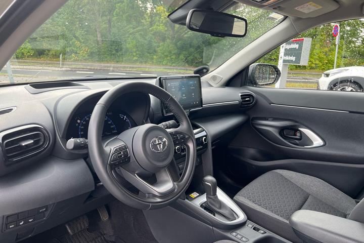 Bronze Toyota Yaris Cross fra 2023