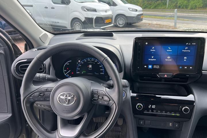 Bronze Toyota Yaris Cross fra 2023