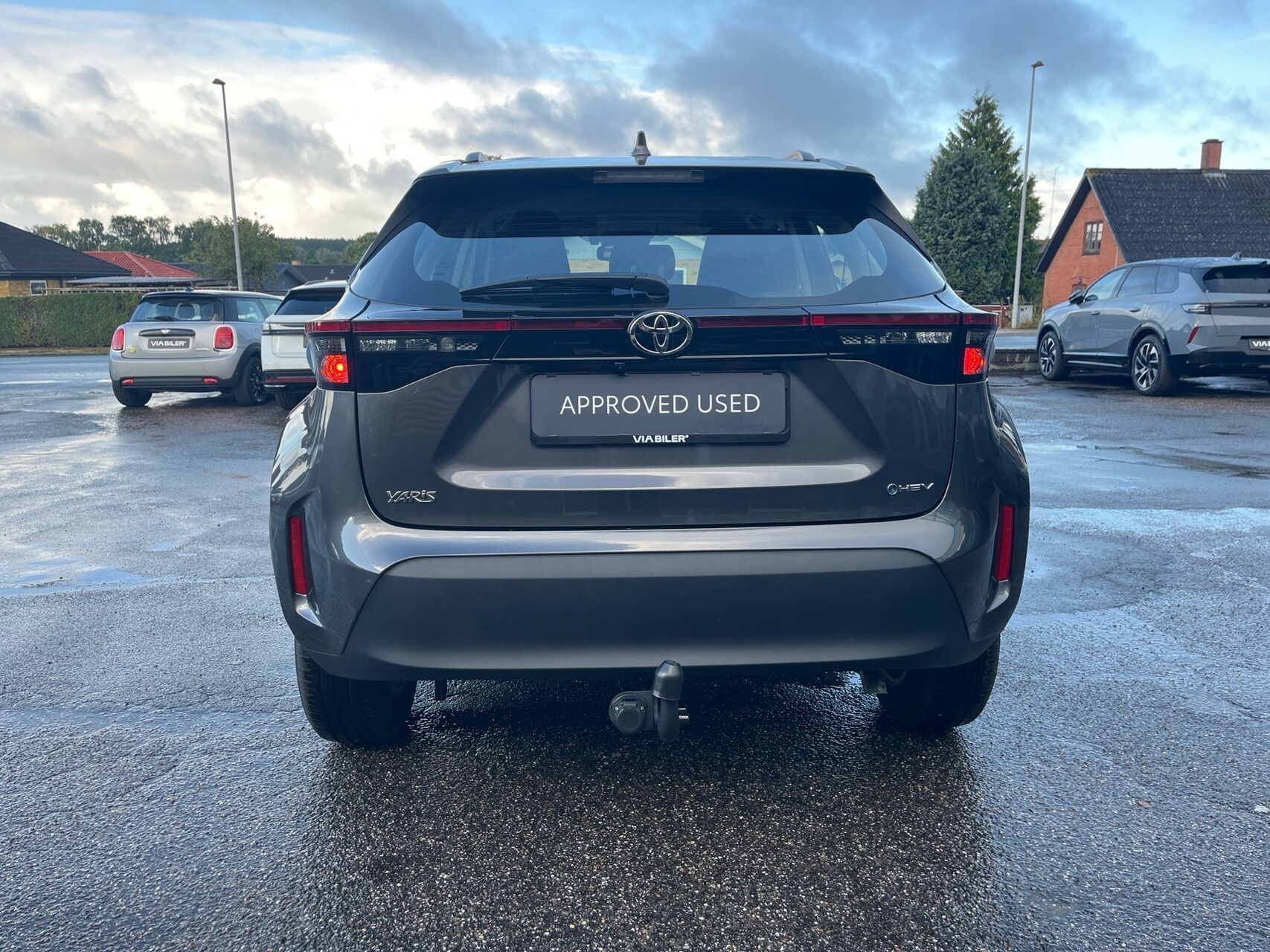 Grå Toyota Yaris Cross fra 2024