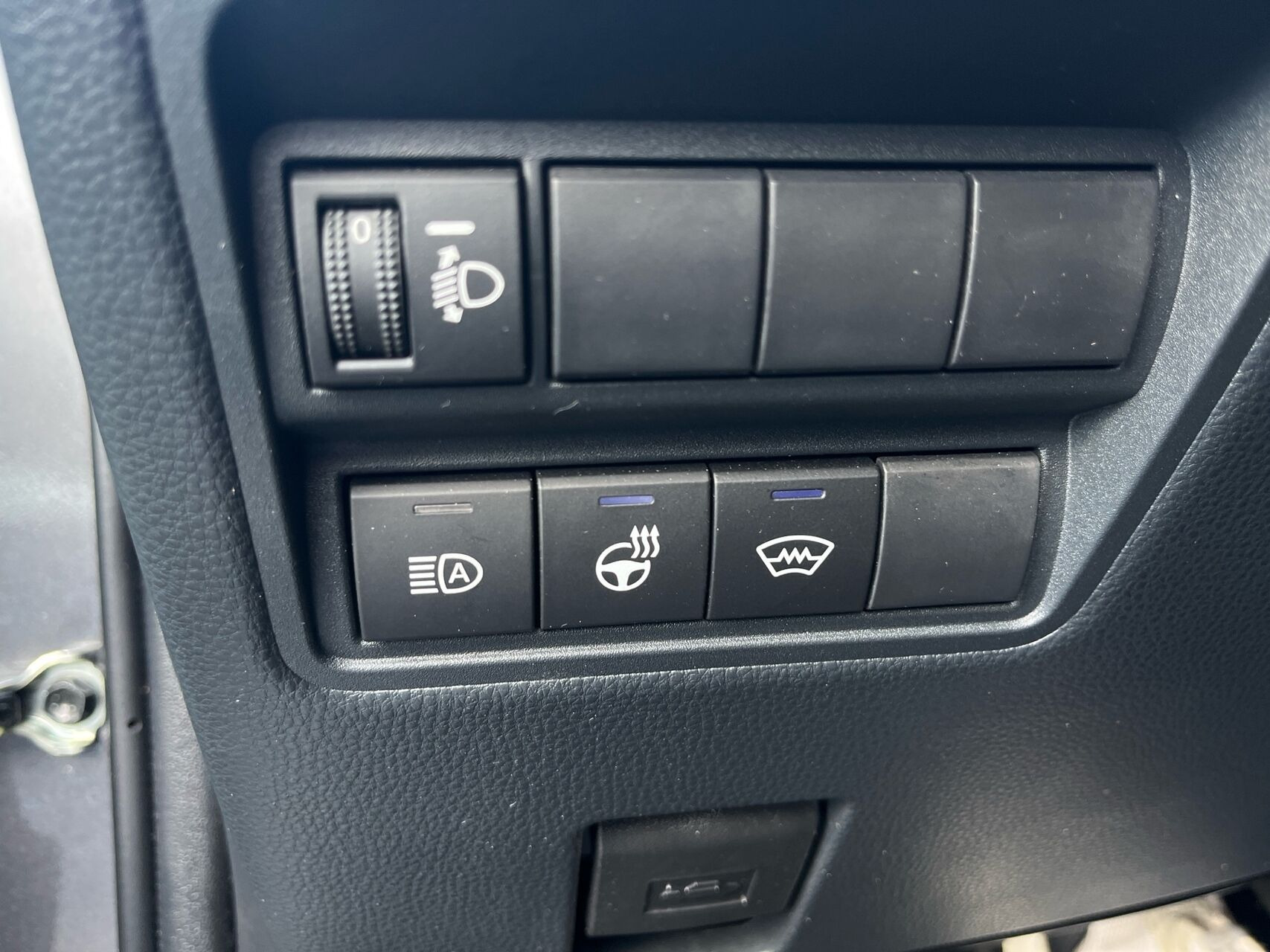 Grå Toyota Yaris Cross fra 2024