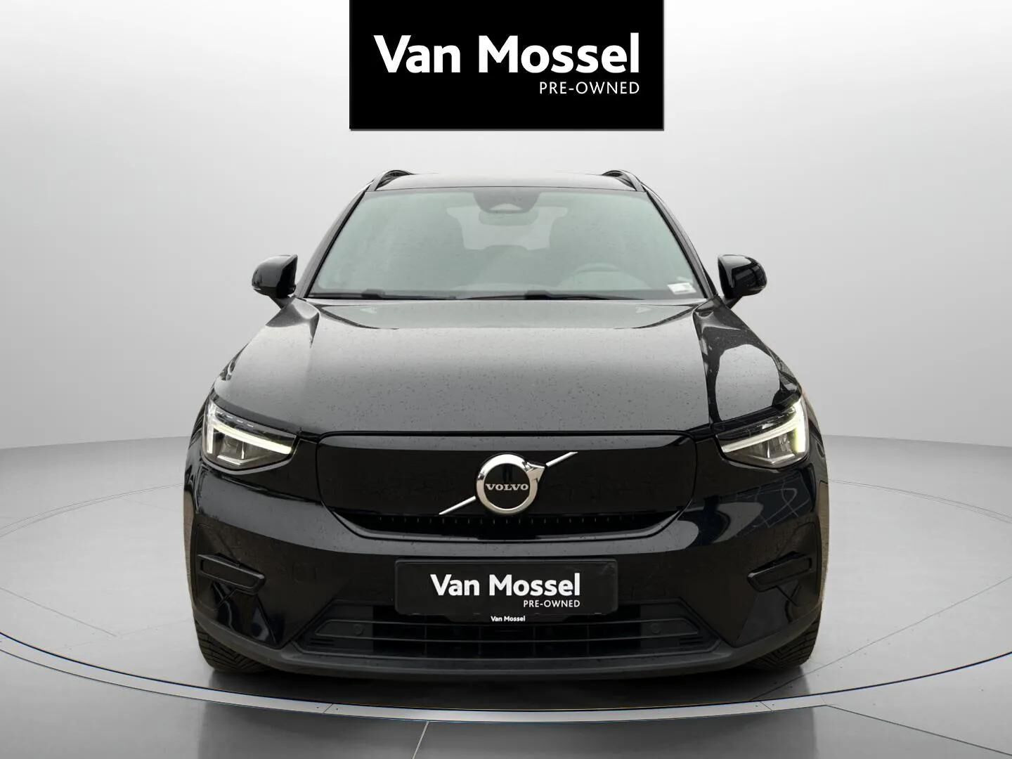 Sort Volvo XC40 fra 2023