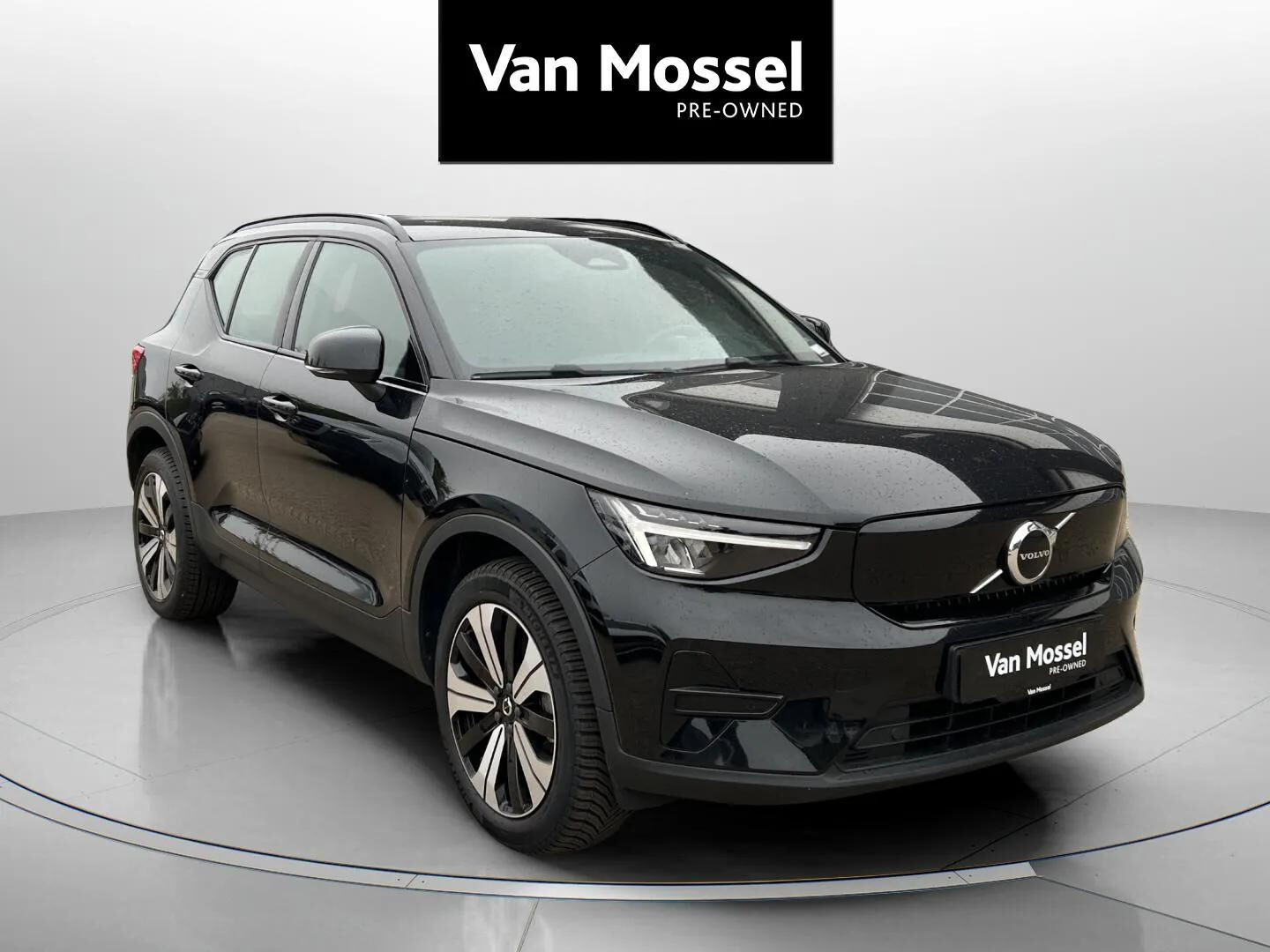 Sort Volvo XC40 fra 2023