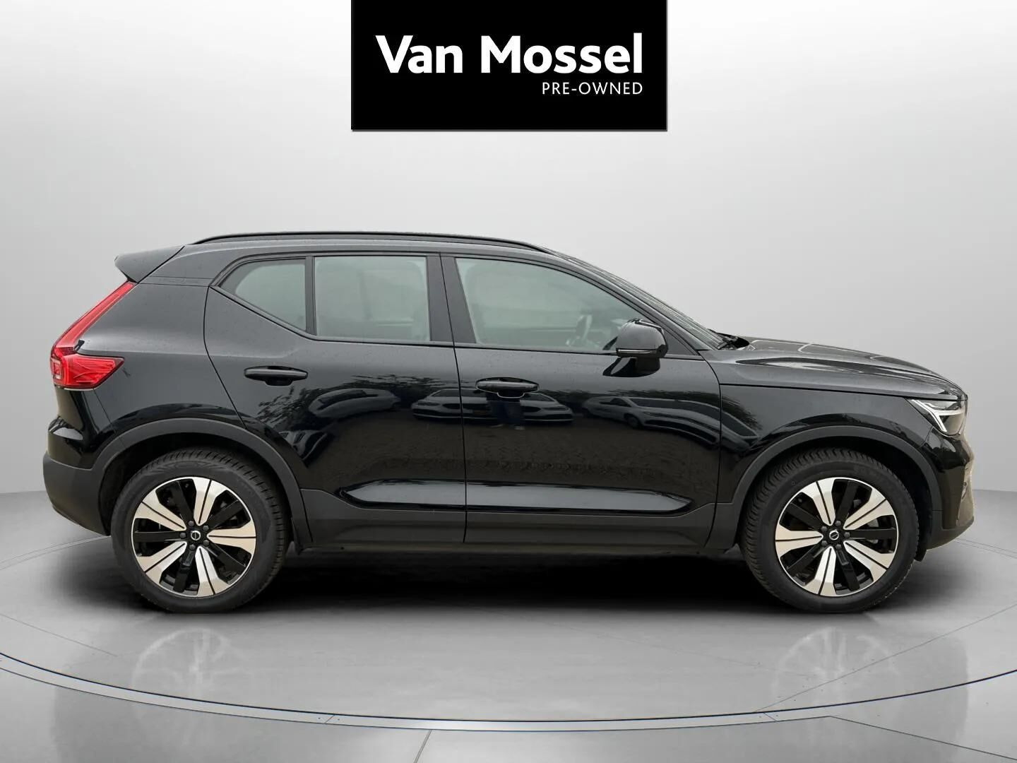 Sort Volvo XC40 fra 2023