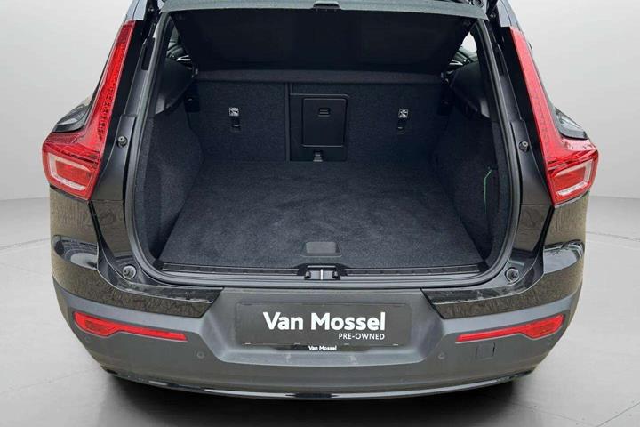 Sort Volvo XC40 fra 2023