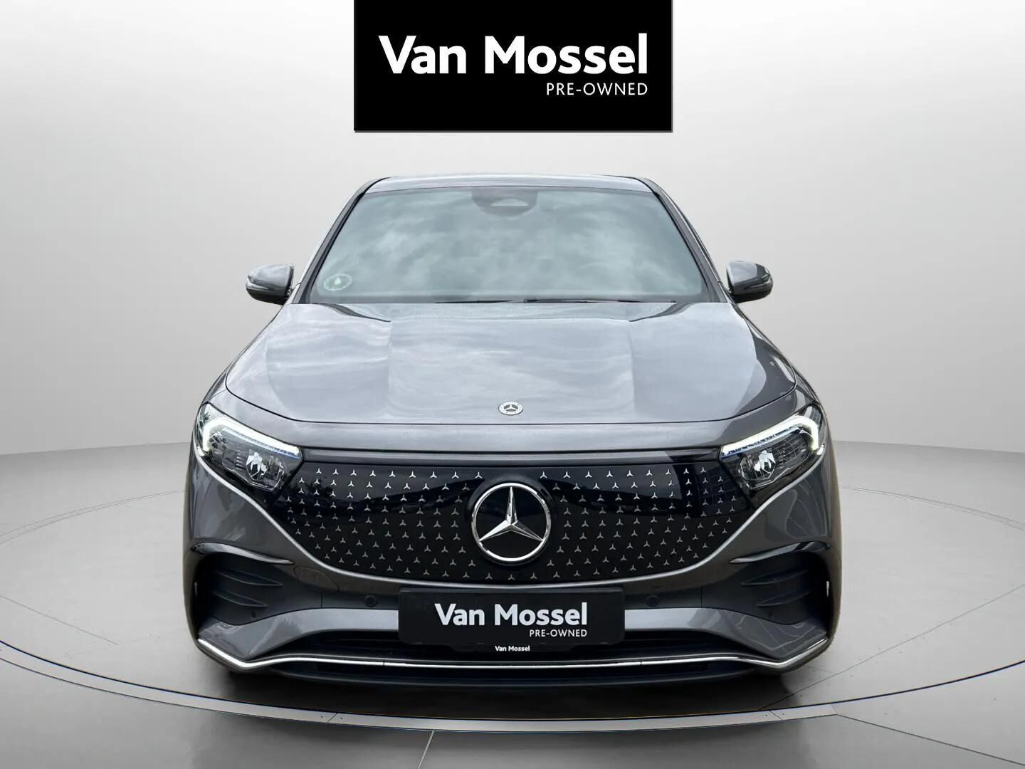 Grå Mercedes EQA 250+ fra 2025