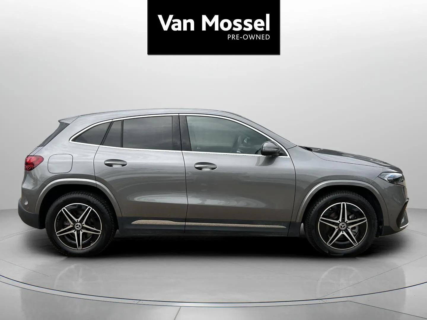 Grå Mercedes EQA 250+ fra 2025